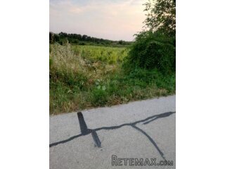 Građevinsko zemljište u Benkovcu – 1.871 m², pristupačna lok