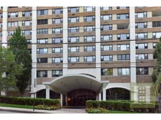 1 bedroom Apartment For Sale: 250 GORGE..
