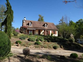 Immaculate 3 Bed Villa With Garden..