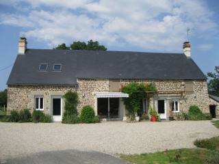 Stunning Farmhouse on 1.3 Hectares