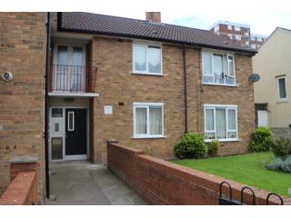 1 Bedroom Flat to rent in Kirkby -..