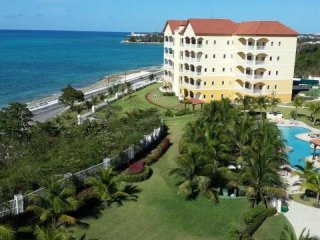 Apartment/townhouse - Three bedroom
