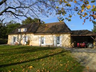 Stone House With 4 Bedrooms And 1ha..