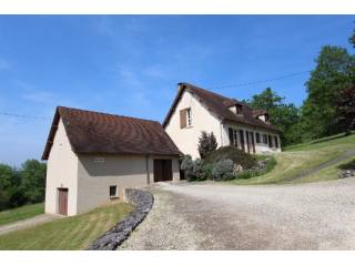Well Looked After House With Views..