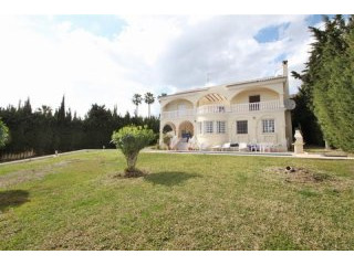 5 Bedrooms - Villa - Malaga - For Sale