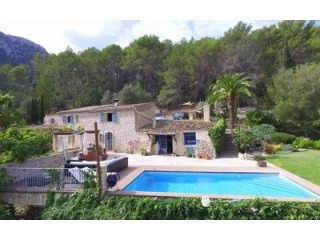 Finca country house for sale in Es..