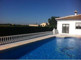 3 BEDROOM COUNTRY HOUSE IN DOLORES..