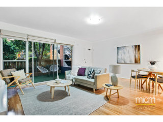 A Modern Favourite in Flagstaff Square