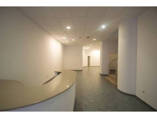 4 Bedroom 3 Bathroom Commercial In..