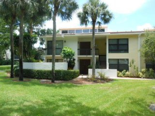 6800 Willow Wood Dr #901, Boca Raton..