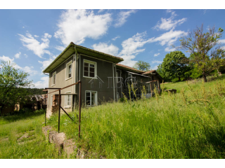 House with panoramic views and big..