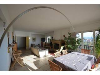 Beautiful three bed villa in peaceful..