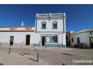 2 Beds Townhouse For Sale In..