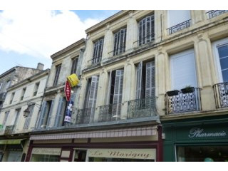 APS2740 Large old town house with..