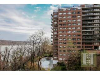 Apartment For Sale: 2621 PALISADE..