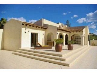 3 Bedroom 2 Bathroom Villa In Altea..