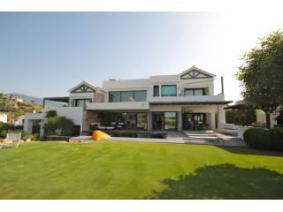 Villa for sale in Benahavis, Malaga..