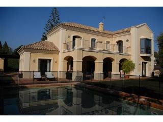 Villa - CASASOLA. Villa set in a very..
