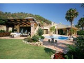 4 Bedrooms - Villa - Malaga - For Sale