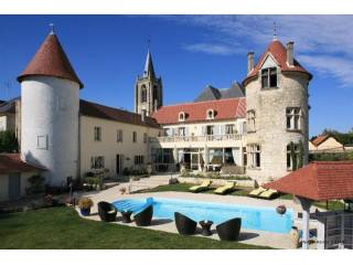 5 bedroom Manor House For Sale: 60200..