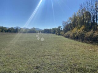 Atraktivno zemljište na prodaju – Lovinac, 42.343 m²