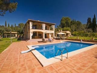 Country estate with sea views and park..