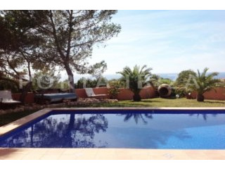 Gorgeous property with a phenomenal sea..