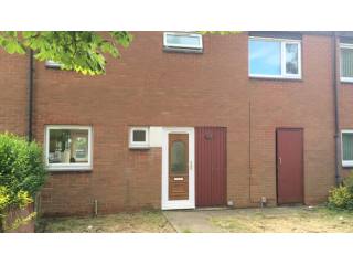 Newly Refurbished Three Bedroom Mid..