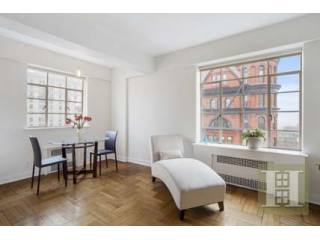 1 bedroom Apartment For Sale: MONTAGUE..
