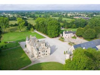 8 bedroom Property For Sale: Normandy..