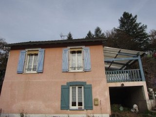 Nice Habitable House to Improve