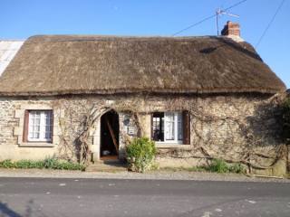 Charming Thatched Cottage, Needs Refresh