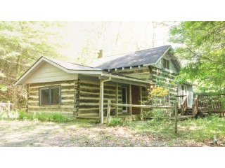 Cozy Mountain Antique Log Cabin NC