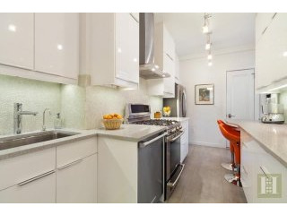 2 bedroom Apartment For Sale: 240 WEST..