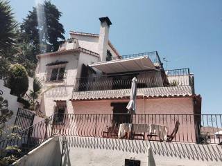 Huge six bedroom, three floor villa in..