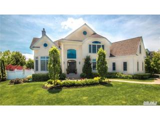 122 Fig Dr Dix Hills, NY 11746