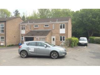 ROOM TO LET IN HOLLINSWOOD - ALL BILLS..