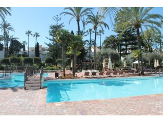 2 Bedroom Middle Floor Apartment