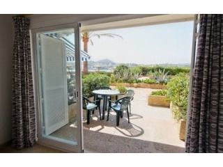 Groundfloor apartment with direct..