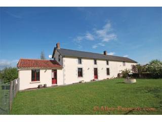 Neuvy-Bouin (79) - For sale: This..