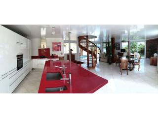 Fabulous Contemporary House Walking..
