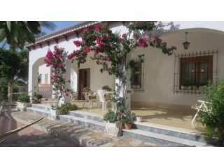 4 Bedrooms - Villa - Alicante - For Sale