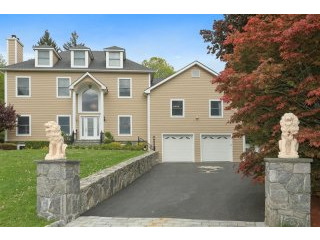 6 bedroom House For Sale: 13 Mancuso..
