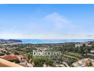 EXCLUSIVE. 5-bedroom town house with..