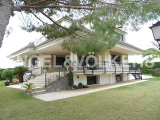 GORGEOUS PROPERTY IN THE MOST EXCLUSIVE..