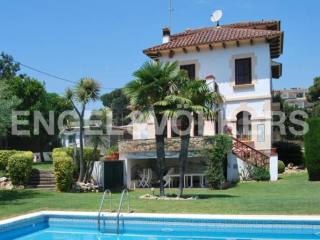 Noble Villa in Barcelona Coast