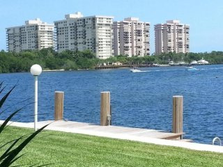 711 Ne Harbour Ter #313, Boca Raton, FL..