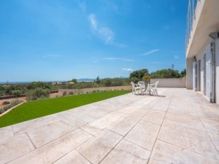 Modern Villa With Views To The Bay Of..