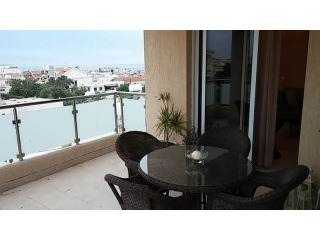 Superb sea and city views very quiet..