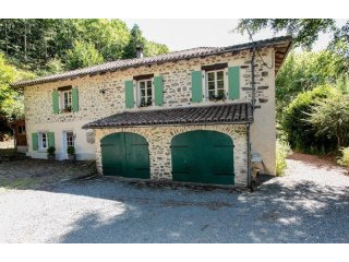 3 Bedroom Country House For Sale